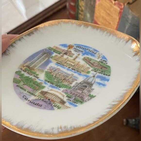 Vintage 1950 Montreal Collectors Plate - Picture 5 of 5